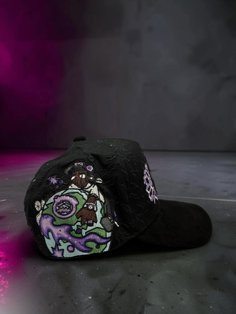 Gorra INNEDIT x ANYMORE “MURATRAVIS ELÉCTRICA